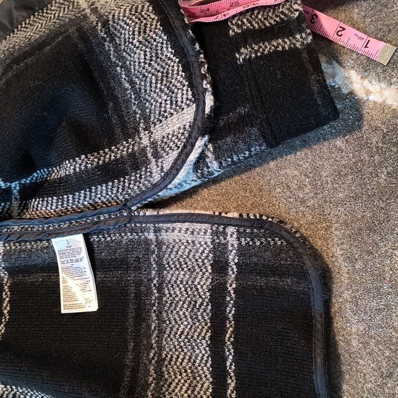 Wool coat checker - Picture 9 of 9